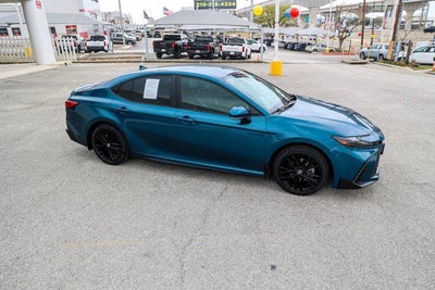 2025 Toyota CAMRY SE