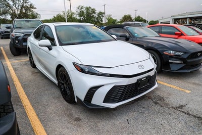 2025 Toyota CAMRY SE