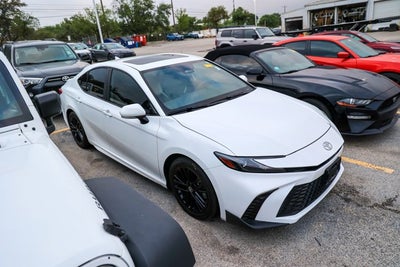 2025 Toyota CAMRY SE