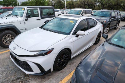 2025 Toyota CAMRY SE