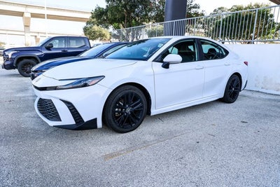 2025 Toyota Camry SE