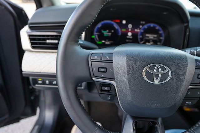 2025 Toyota CAMRY XLE