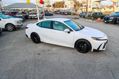 2025 Toyota CAMRY SE