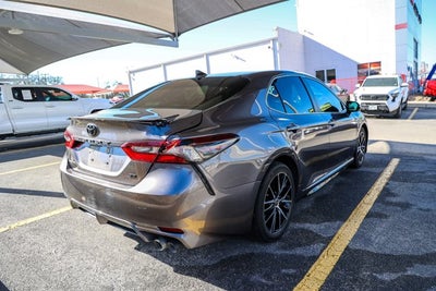 2022 Toyota CAMRY SE