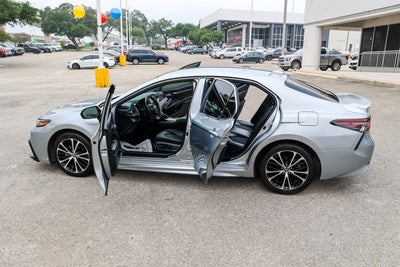 2024 Toyota CAMRY SE