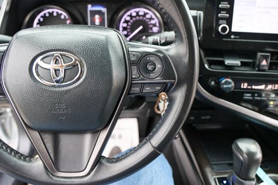 2024 Toyota CAMRY SE