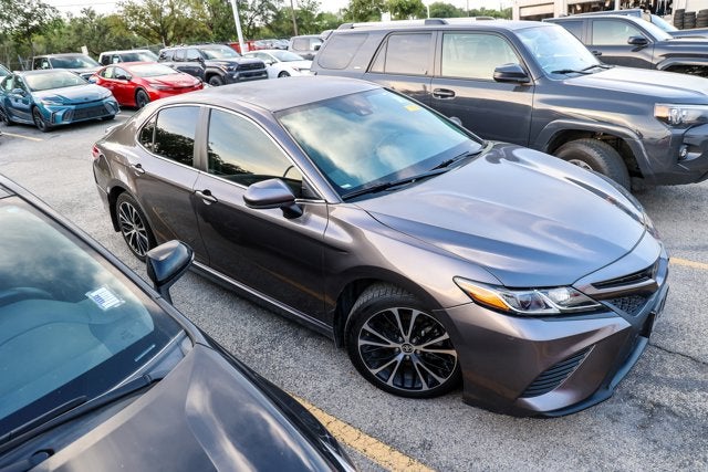 2020 Toyota Camry SE