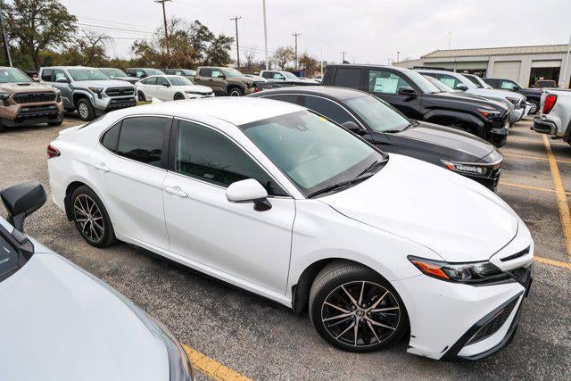 2024 Toyota CAMRY SE