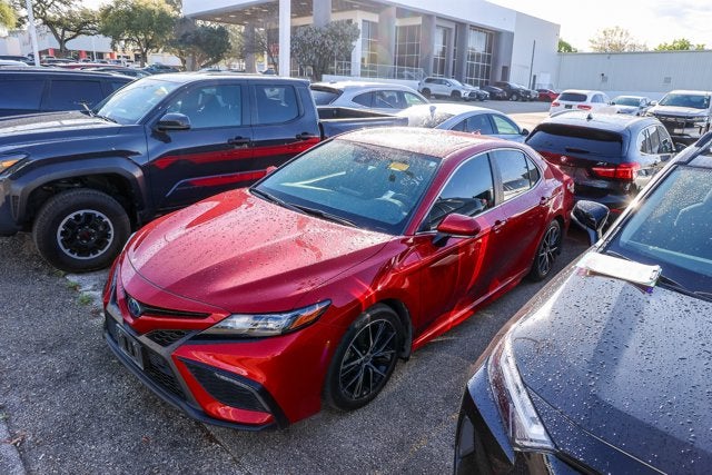 2023 Toyota Camry Hybrid SE