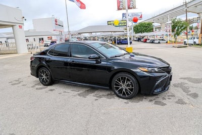 2022 Toyota CAMRY SE