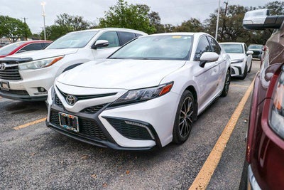 2024 Toyota CAMRY SE