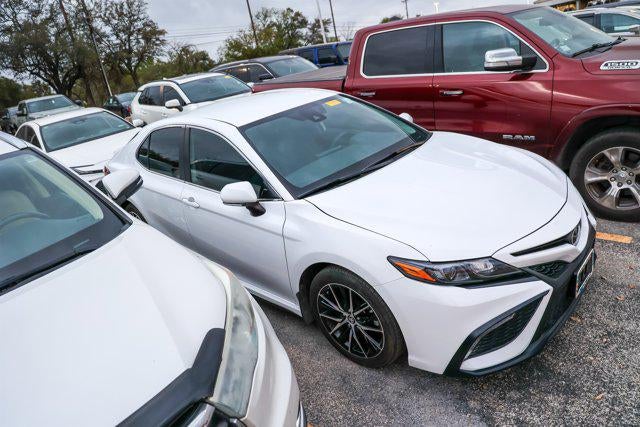 2024 Toyota CAMRY SE