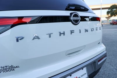 2024 Nissan Pathfinder SL