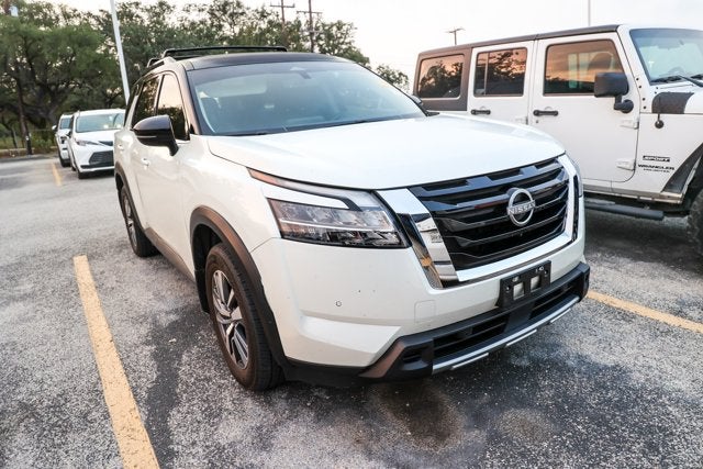 2024 Nissan Pathfinder SL