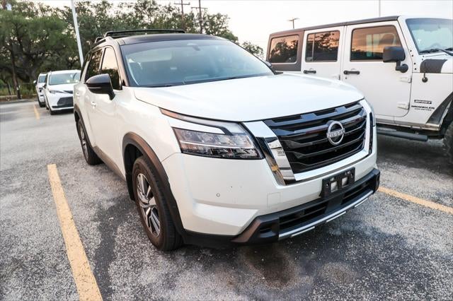 2024 Nissan Pathfinder SL