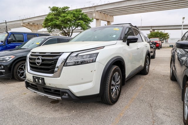 2022 Nissan Pathfinder SL