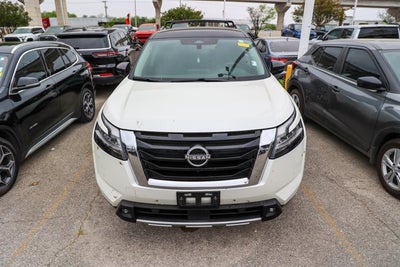 2022 Nissan Pathfinder SL