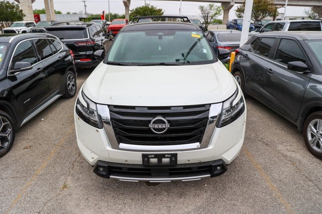 2022 Nissan Pathfinder SL