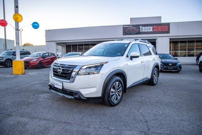 2023 Nissan Pathfinder SL