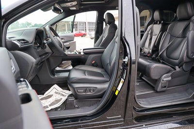 2025 Toyota SIENNA XSE XSE