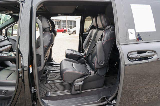 2025 Toyota SIENNA XSE XSE
