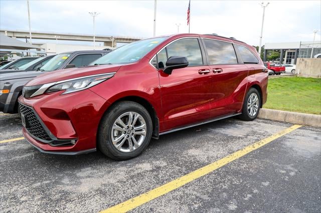 2022 Toyota Sienna XSE