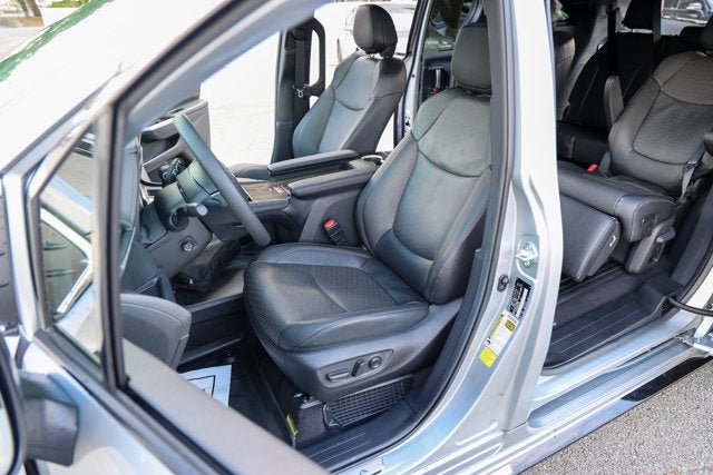 2025 Toyota Sienna Platinum