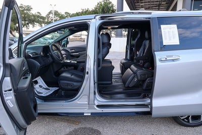 2025 Toyota Sienna Platinum