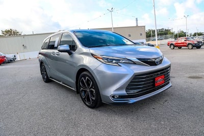 2025 Toyota Sienna Platinum