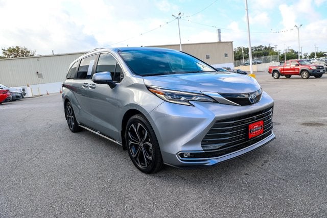 2025 Toyota Sienna Platinum