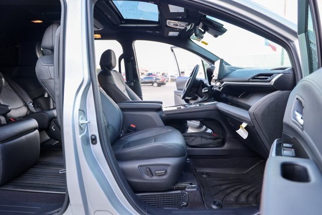 2025 Toyota Sienna Platinum