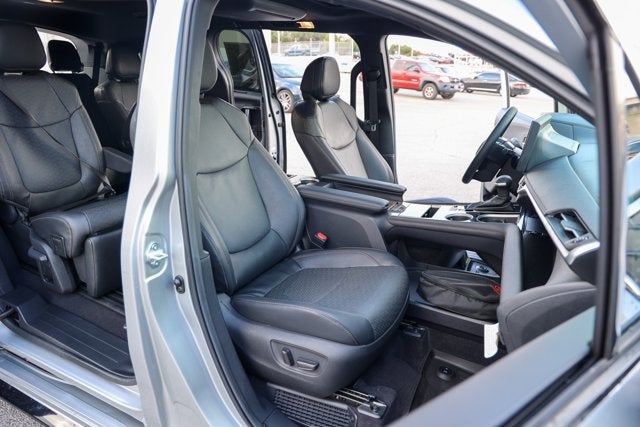 2025 Toyota Sienna Platinum