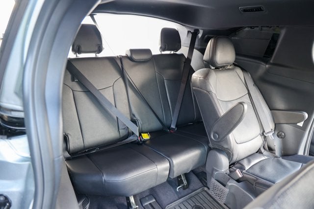2025 Toyota Sienna Platinum