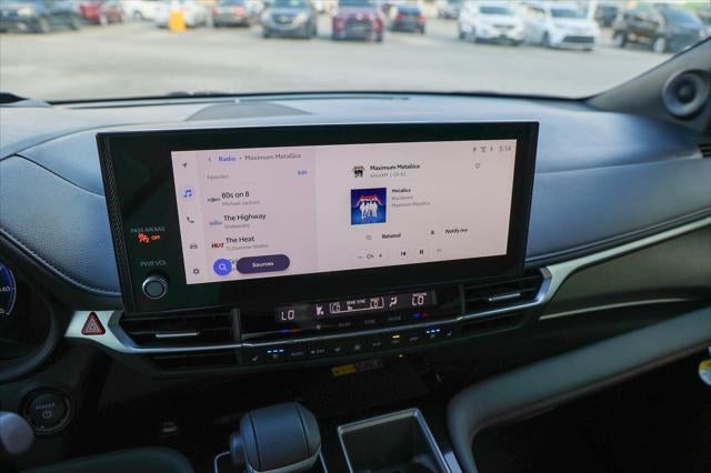 2025 Toyota Sienna Platinum