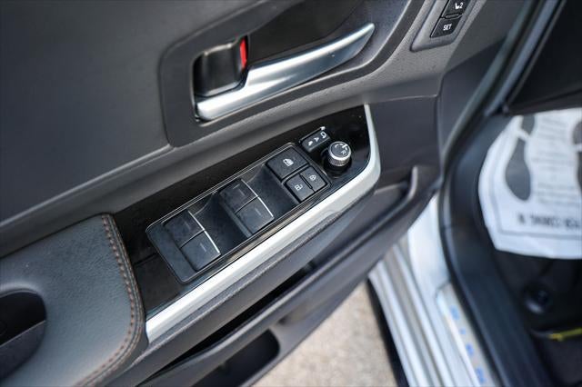 2025 Toyota Sienna Platinum
