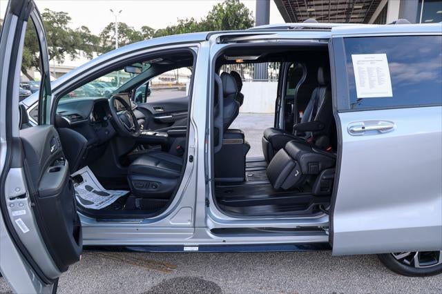 2025 Toyota Sienna Platinum