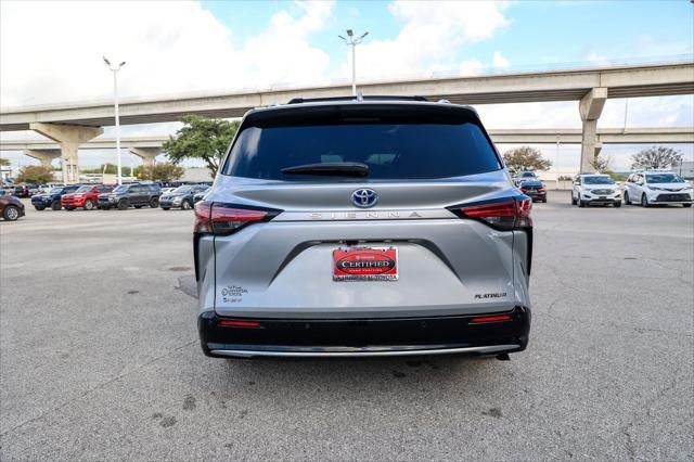 2025 Toyota Sienna Platinum