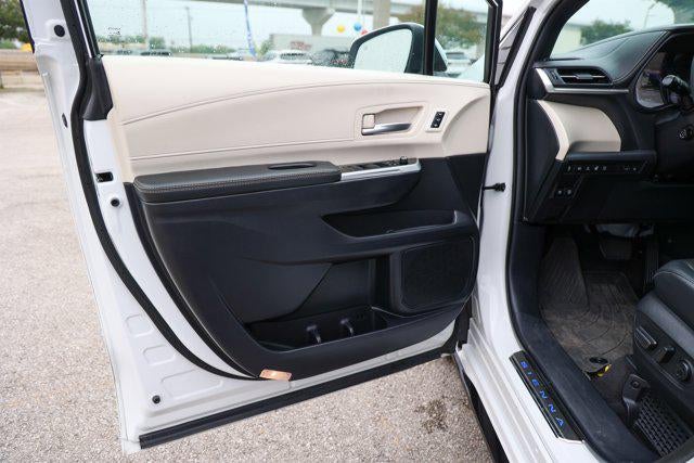 2025 Toyota SIENNA PLATINUM Platinum