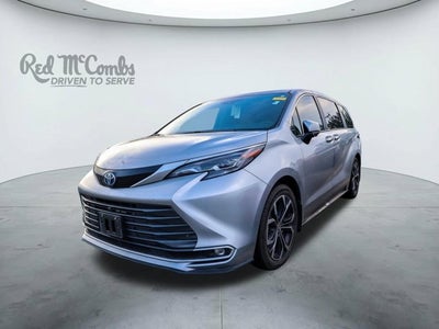 2025 Toyota Sienna Platinum