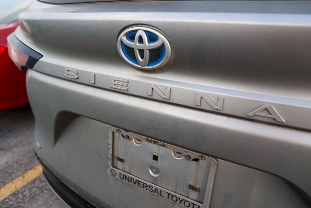 2025 Toyota Sienna Platinum