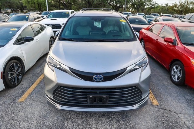 2025 Toyota Sienna Platinum