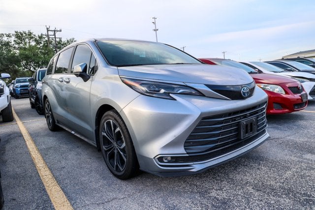2025 Toyota Sienna Platinum