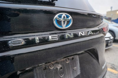 2025 Toyota Sienna Platinum