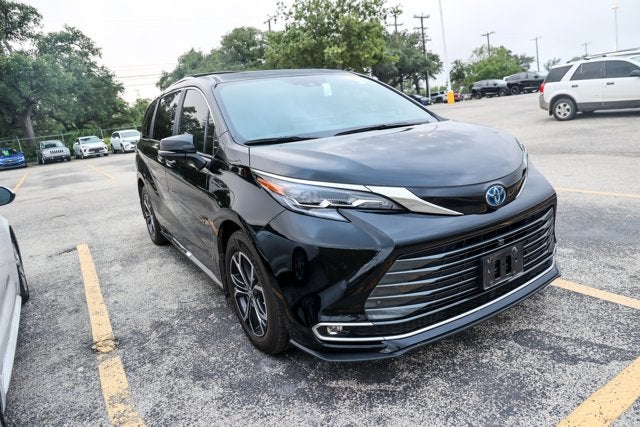 2025 Toyota Sienna Platinum