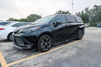 2025 Toyota Sienna Platinum