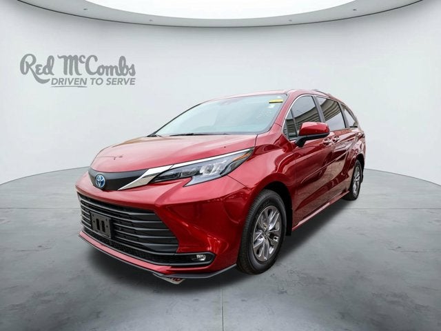 2025 Toyota Sienna XLE