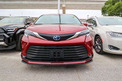 2025 Toyota Sienna XLE