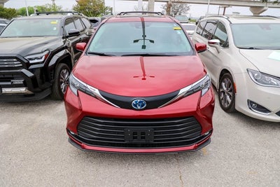 2025 Toyota Sienna XLE
