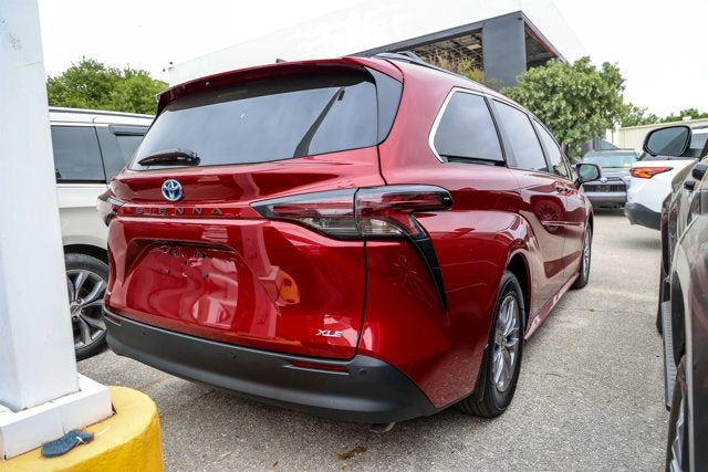 2025 Toyota Sienna XLE
