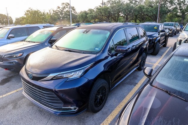 2022 Toyota Sienna XLE